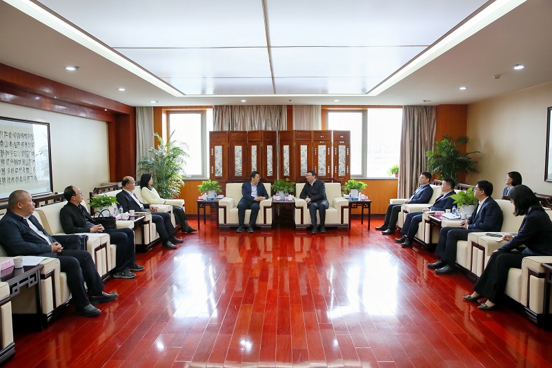 4月10日 公司黨委副書記、總裁解志炯會見咸陽市副市長程文杰一行.jpg